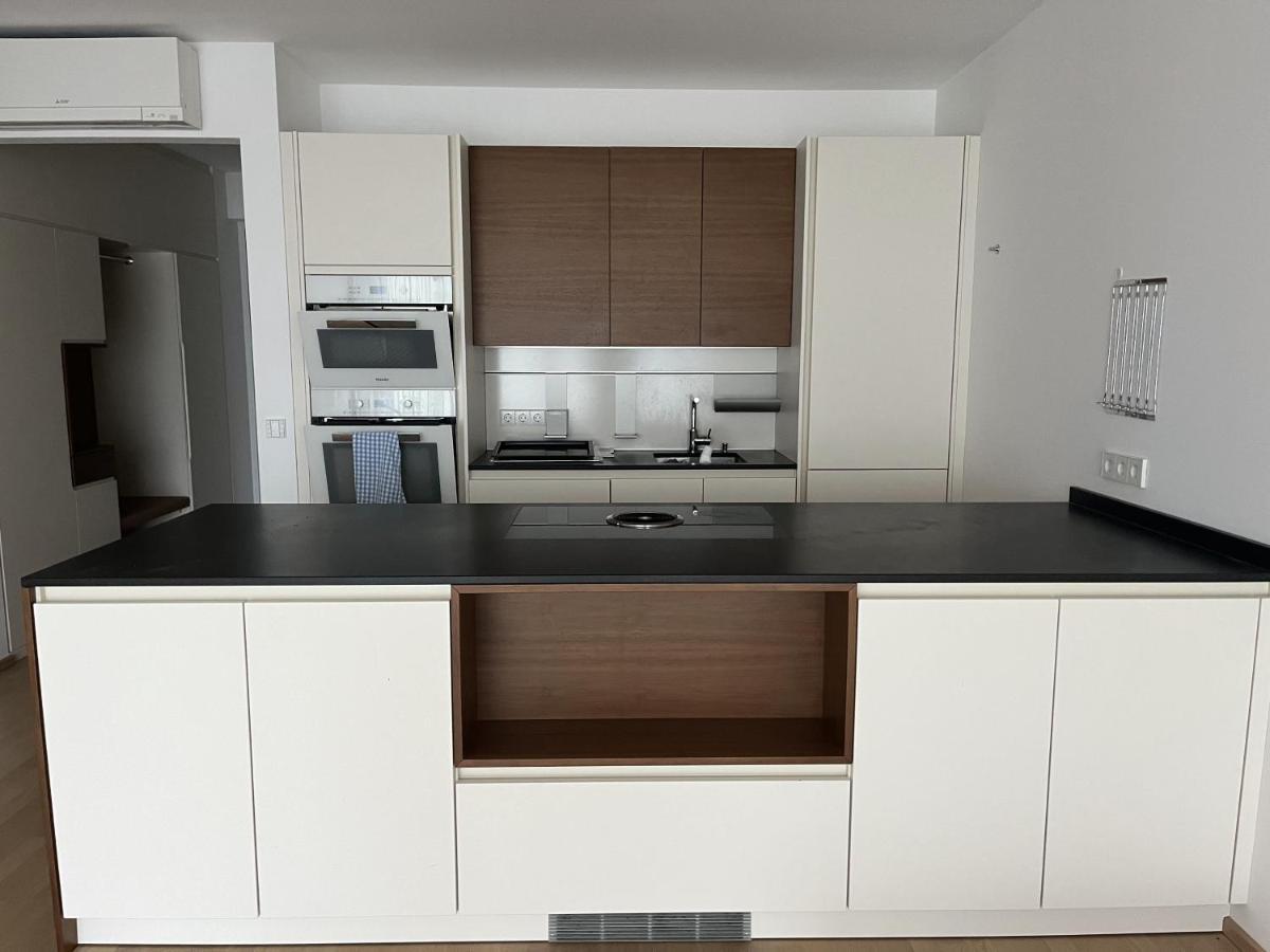 Luxusappartement Mit Garage Im Zentrum ウィーナー・ノイシュタット エクステリア 写真